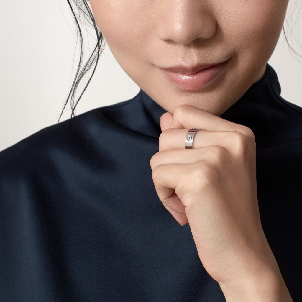 Nhẫn Cartier Love Chế Tác Vàng Trắng 18K Hong Kong Bản Lớn 5-5mm (5)