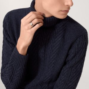 Nhẫn Cartier Love Chế Tác Vàng Trắng 18K Hong Kong Bản Lớn 5-5mm (5)