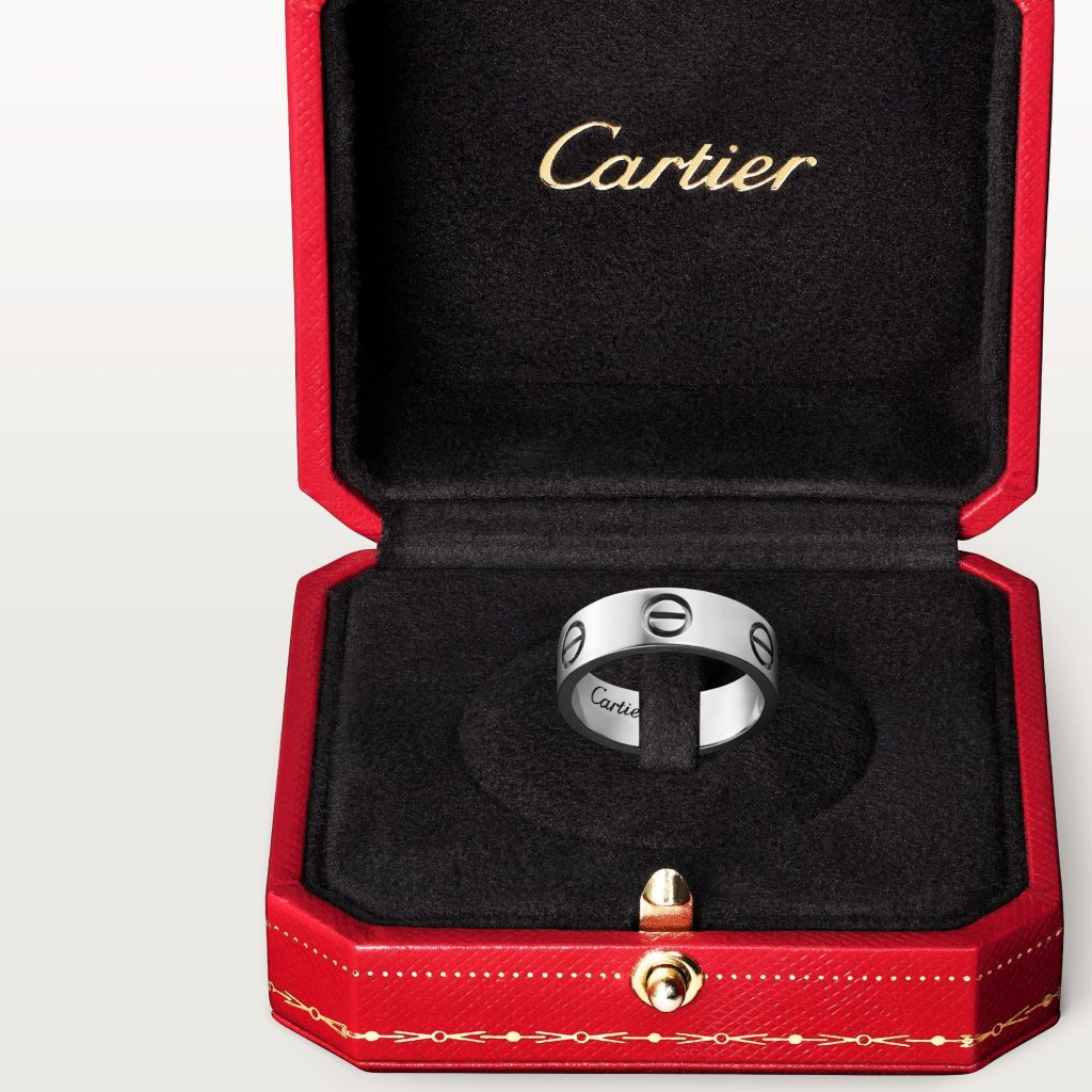 Nhẫn Cartier Love Chế Tác Vàng Trắng 18K Hong Kong Bản Lớn 5-5mm (8)