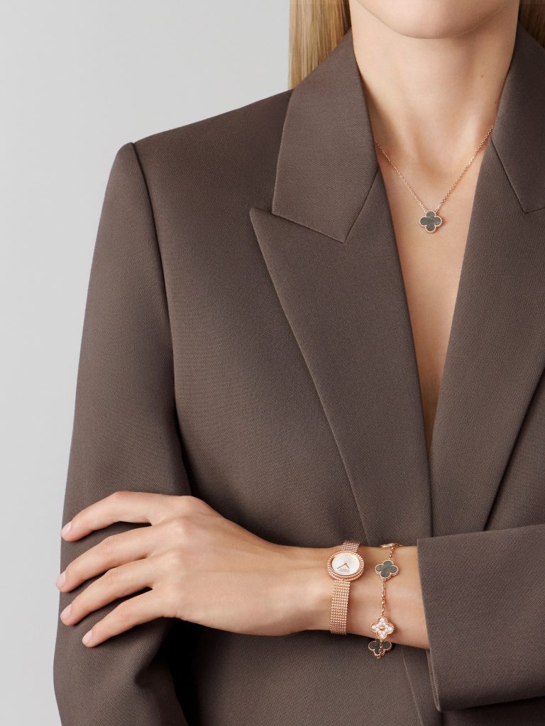 Vòng Tay Van Cleef & Arpels Alhambra Vàng Hồng Kim Cương Xà Cừ Xám 19cm (1)