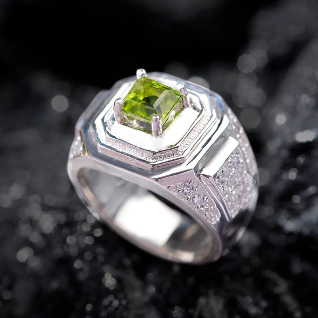 Bốn Kiểu Nhẫn Nam Đẹp Và Lịch Lãm Cho Chàng Công Sở (1)