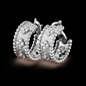 Bông Tai Van Cleef & Arpels Perlée Clovers Hoop Vàng Trắng Kim Cương 40 Viên (2)