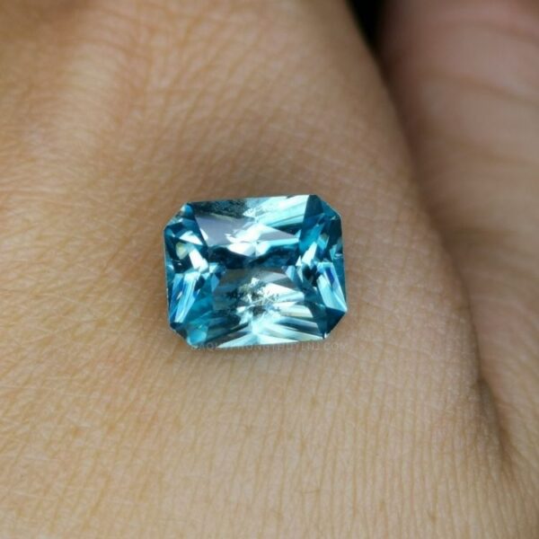 Đá Zircon – Bí Ẩn Về Loại Đá Quý Được Mệnh Danh Là “Kim Cương” (5)