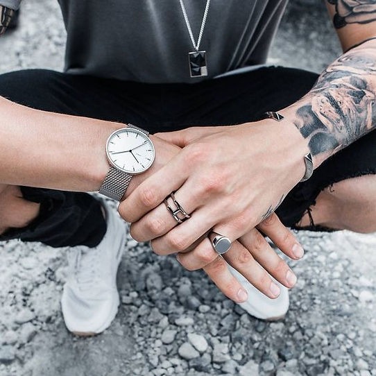 Những Quy Tắc Cơ Bản Về Trang Sức Mọi Quý Ông Cần Biết
