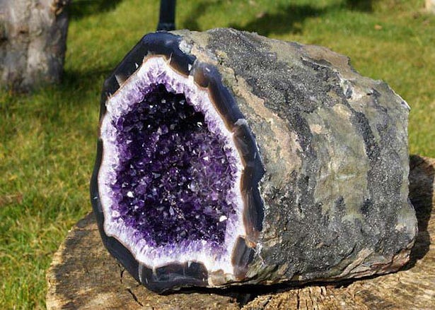 Thạch Anh Tím Amethyst và Những Điều Kỳ Diệu (1)