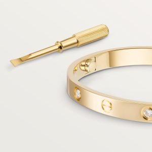 Vòng Tay Cartier Love 4 Diamonds Vàng Vàng Kim Cương Tự Nhiên Rộng 6.1mm