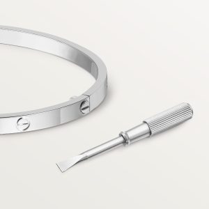 Vòng Tay Cartier Love Small Model Chế Tác Vàng Trắng 18K R (1)