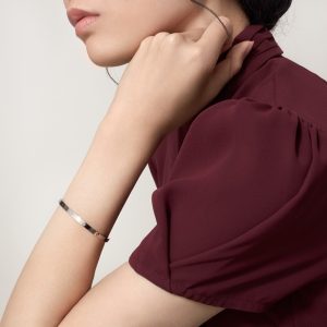 Vòng Tay Cartier Love Small Model Chế Tác Vàng Trắng 18K R (1)