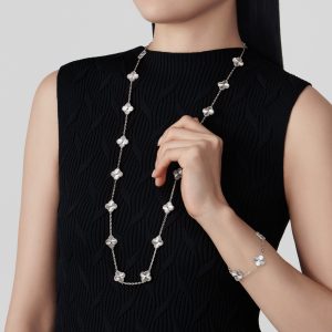 Vòng Tay Van Cleef & Arpels Vintage Alhambra Vàng Trắng Họa Tiết Guilloche (3)