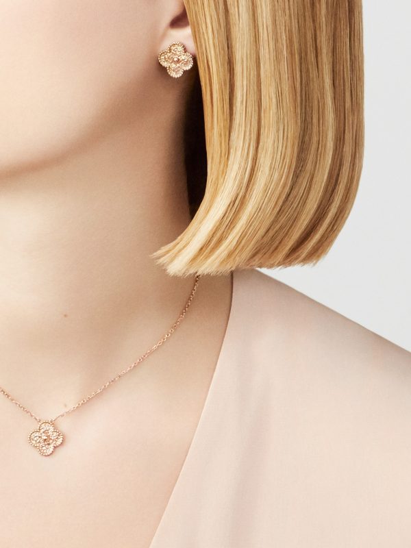 Bông Tai Van Cleef & Arpels Sweet Alhambra Vàng Hồng 18K Chế Tác Hong Kong 17 (2)