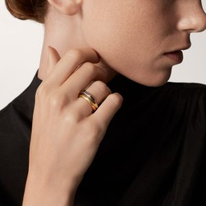 Nhẫn Đeo Tay Cartier Trinity Medium Chế Tác Vàng 18K Kim Cương Tự Nhiên 3.2mm