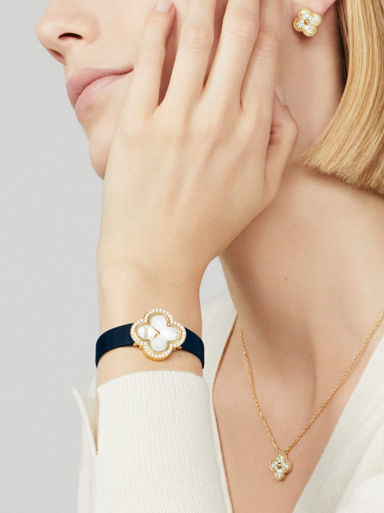 Vòng Cổ Van Cleef & Arpels Alhambra Vàng Vàng Kim Cương Tự Nhiên 42cm (1)