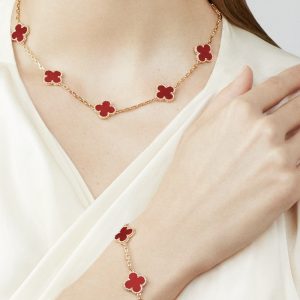 Vòng Tay Van Cleef & Arpels Chế Tác Đá Mã Não Đỏ Vàng Vàng 18K Chế Tác 19cm (1)