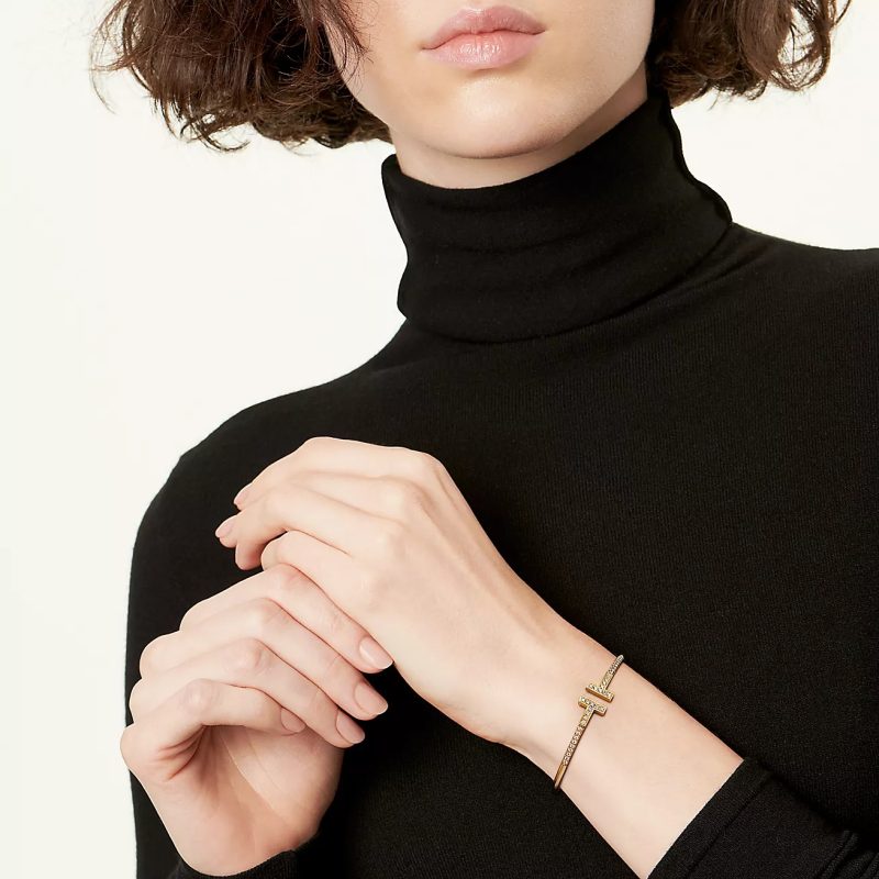 Lắc Tay Tiffany & Co T Chế Tác Vàng 18K Đính Kim Cương Thiên Nhiên Nhập Khẩu (1)