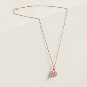 Dây Chuyền Hermes Amulettes Kelly Chế Tác Vàng Hồng 18K Đính Đá Sapphire Tự Nhiên (1)