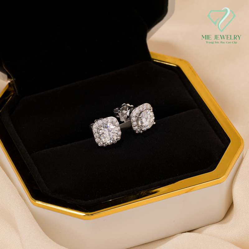 Trang Sức Bạc 925 Đính Đá Moissanite – Vẻ Đẹp Lấp Lánh Cho Tình Yêu Hiện Đại