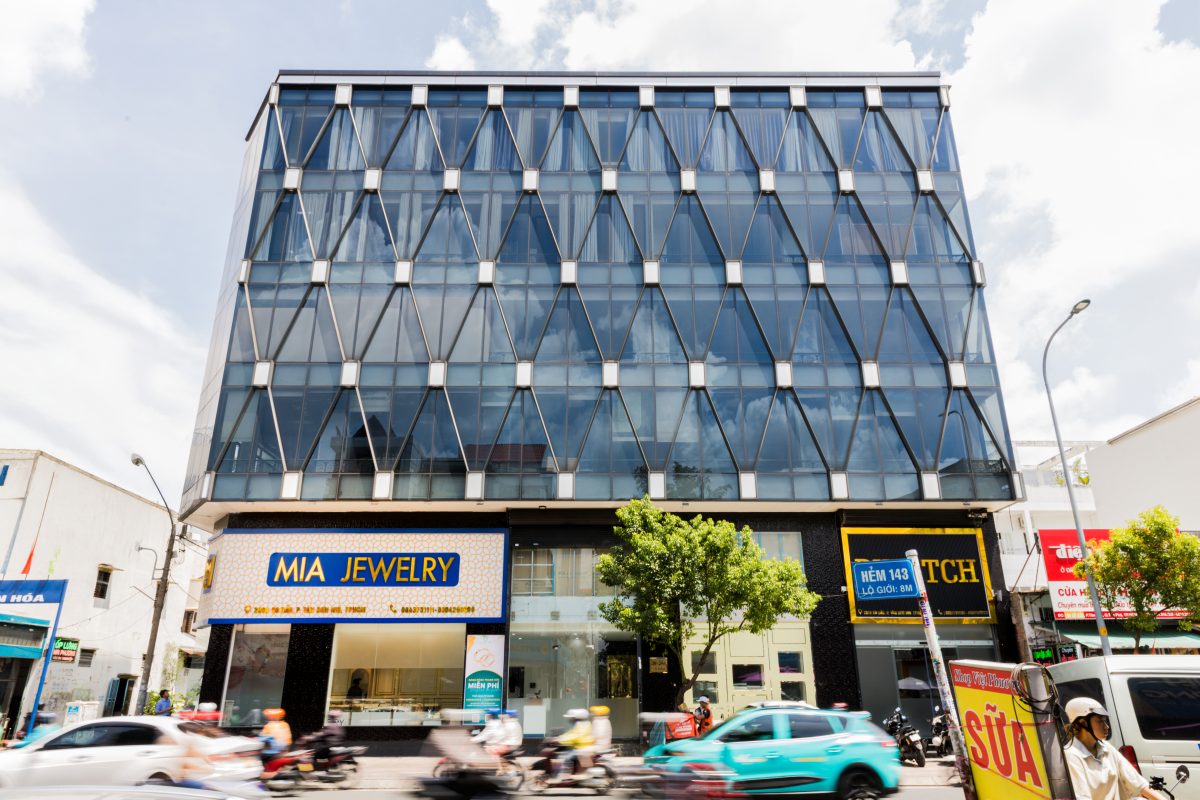 Không gian mua sắm sang trọng tại MiA Jewelry - trang sức kim cương (1)